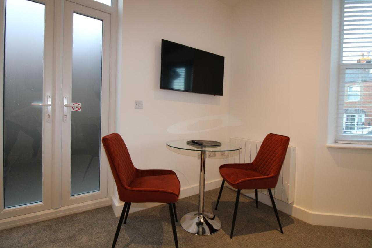 No 10 @Short Stays Basingstoke Eksteriør billede